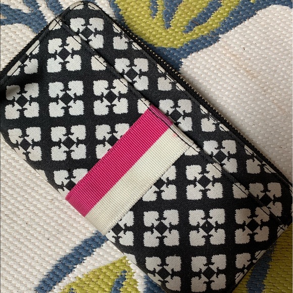 Kate Spade wallet - Picture 2 of 5